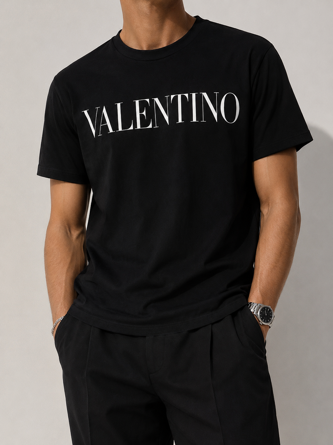 Valentino Garavani Valentino Logo Print T-Shirt in Black – BuyHeda
